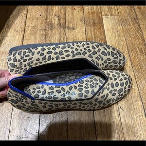 NWOT Rothys Cheetah Flats